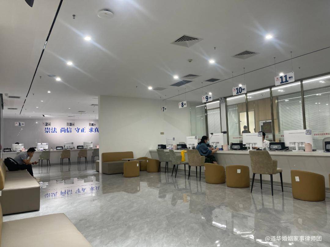 宝安法院离婚案,双方就探视、抚养争执不下,道华唐云虹律师以分阶段+单双年数探视方案,疏导情绪、精准破局,当庭达成合法有效调解。(图3)