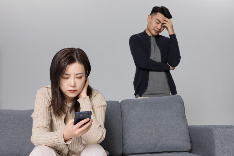 深圳婚姻家事律师:一方因工伤获得的赔偿款,离婚时配偶有权分割吗?